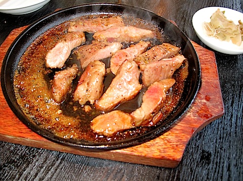 イベリコ豚タピージャの炒め物・キンモクセイ風味