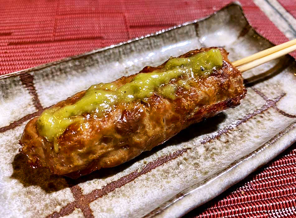 つくね焼きの薬味は山葵がおすすめ。卵の黄味につけても美味しい