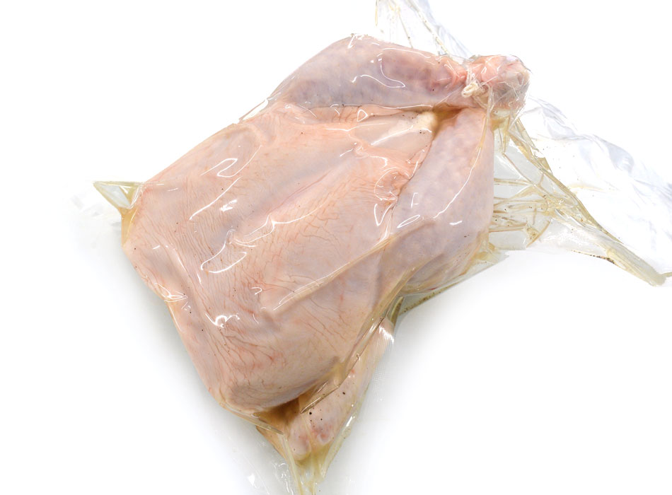 胸肉の部分はしっとりジューシーな美味しさ