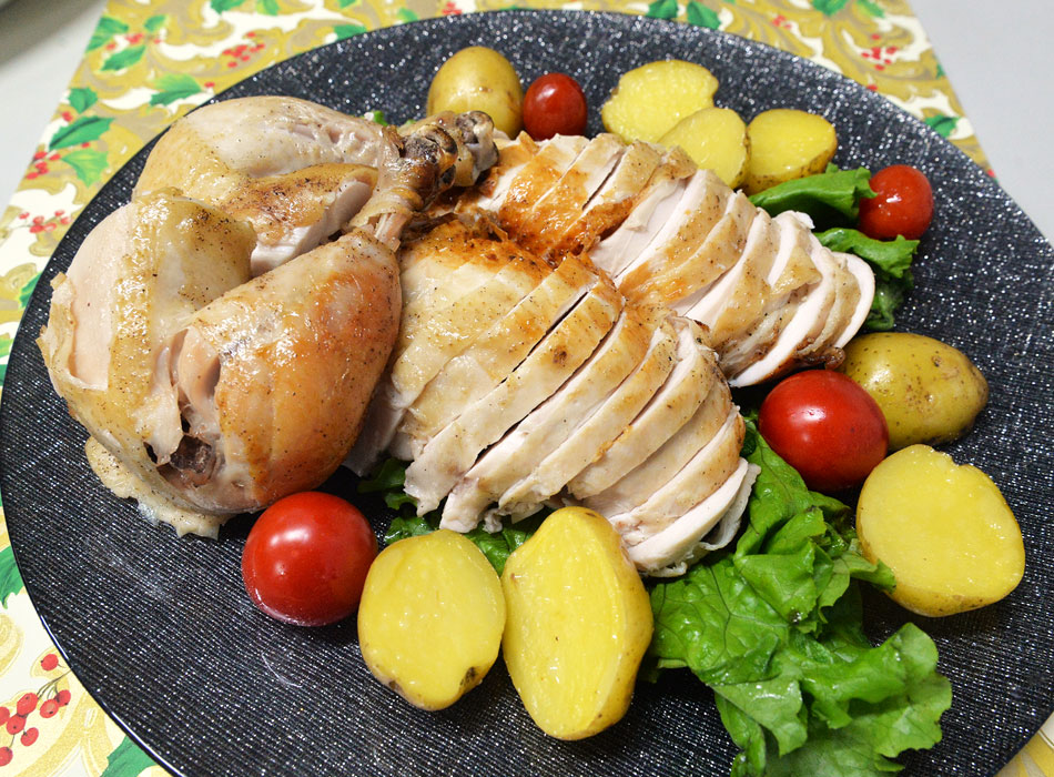 食卓に一度は丸のまま出して豪華さを味わい、その後食べやすくカットして盛り付けてもいいと思います