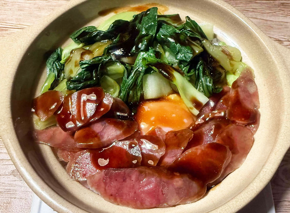 ラプチョンなしでは作れないという中国風土鍋ご飯「ラプチョンボウジャイファン 」も簡単に美味しく出来ます。