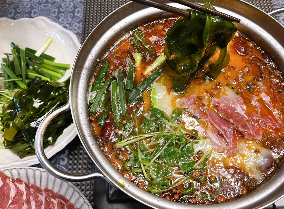 鴨鍋や火鍋のスープの中で、しゃぶしゃぶしてお召し上がりください。シャキシャキの歯ごたえで、生ならではの美味しさです！