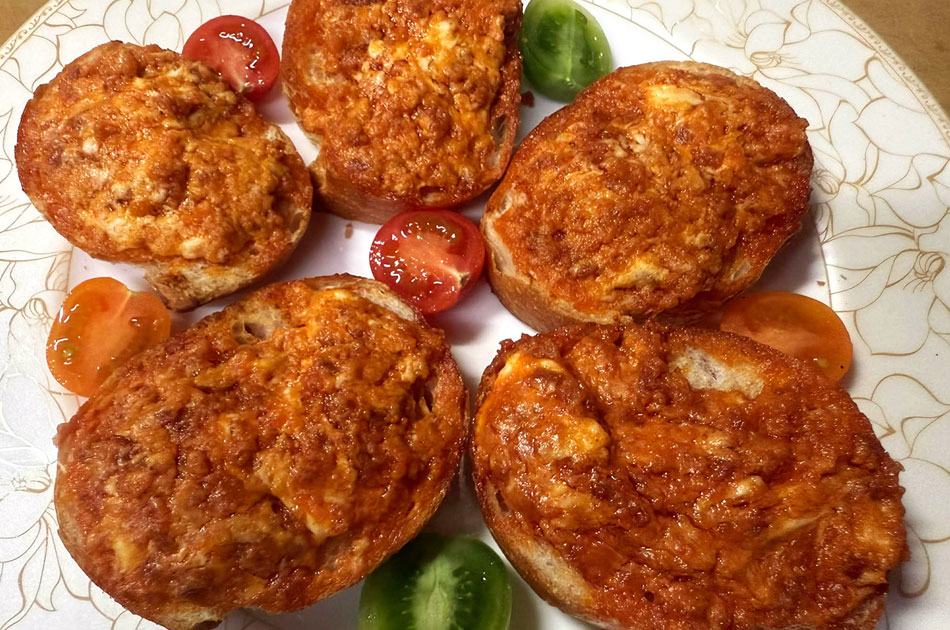 ソブラサーダとクリームチーズの相性も抜群です。ワインに合う一品になります。