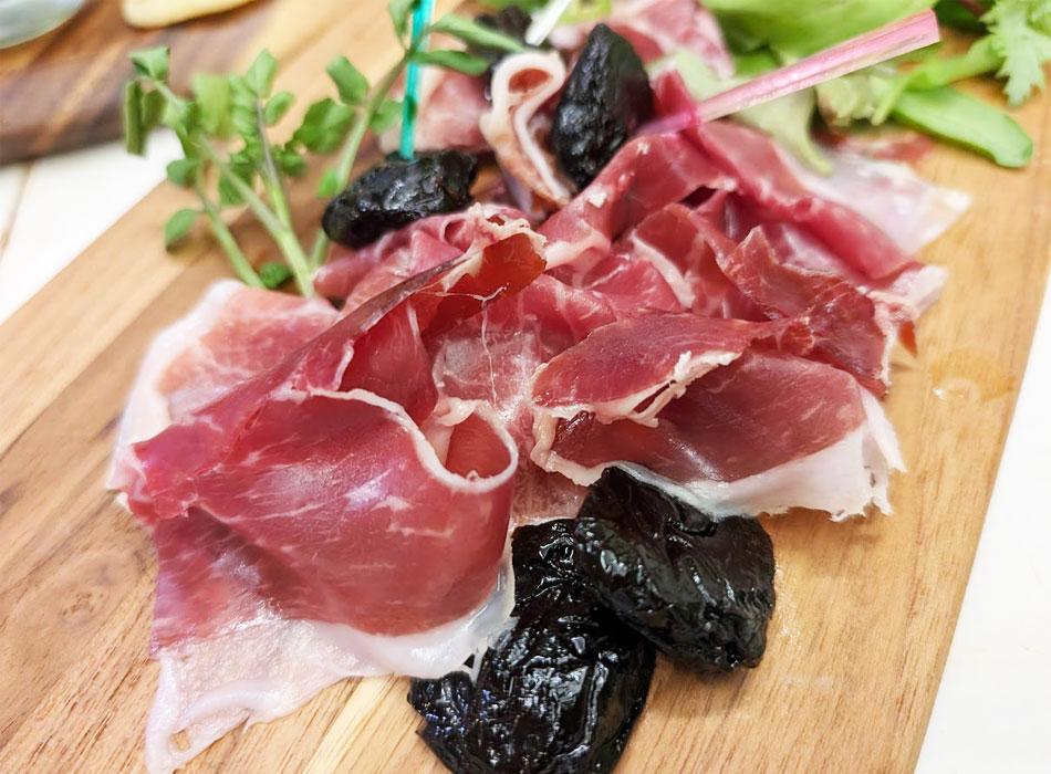 ドライフルーツと相性抜群のハモンイベリ