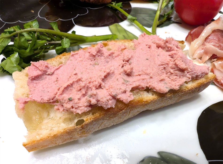 クリーミーで上品な味わいのレバーペースト